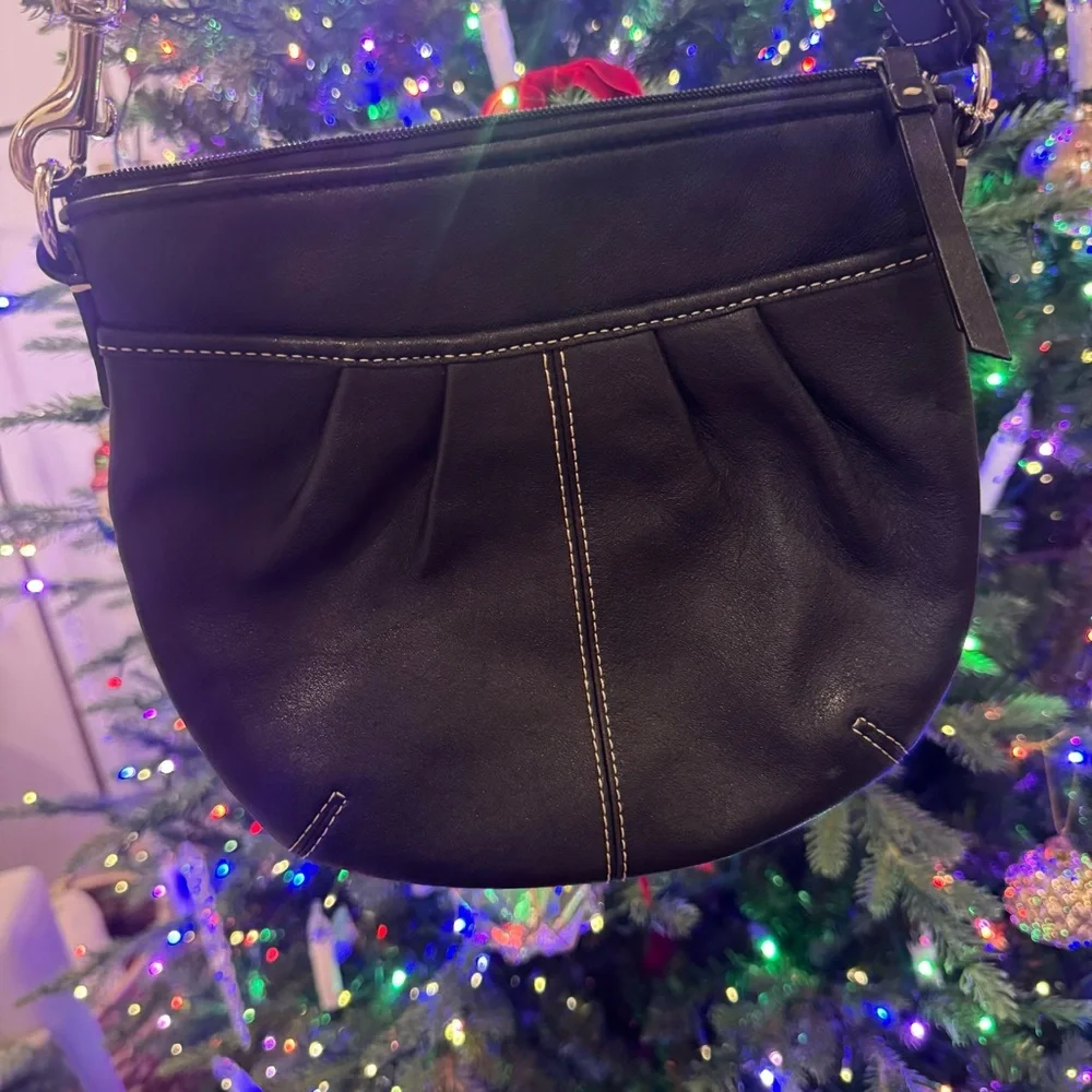Coach Vintage Black Leather SOHO Swing Pack Purse Crossbody Bag